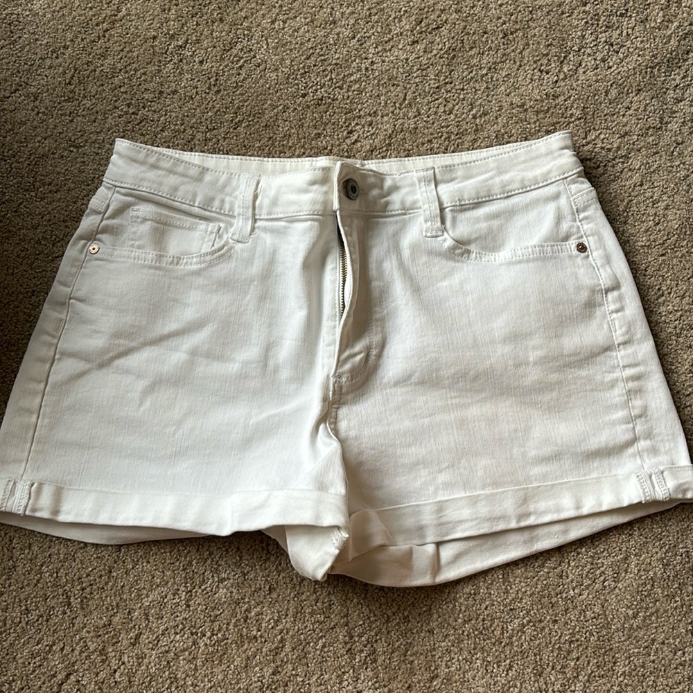 ARIZONA white jean shorts
